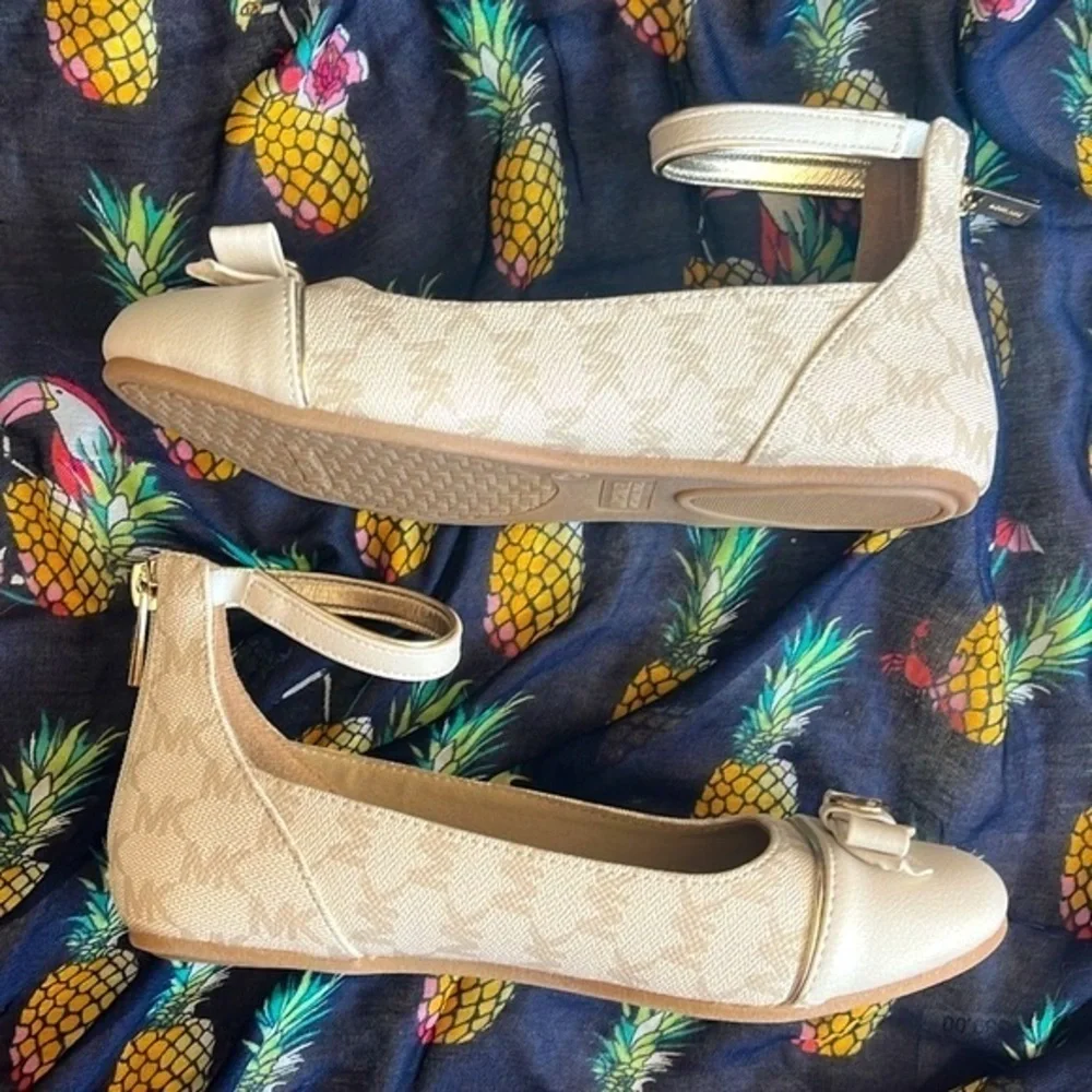 Brand New Michael Kors Cream Round Toe Bow Ankle Strap Zipper Flats Dress Shoes